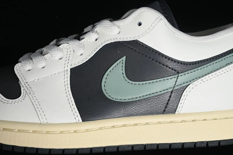 All categories Air Jordan Jordan series basketball shoes Air Jordan 1 Low G version pure original Air Jordan 1 Low AJ1 Joe 1 black and green low-bang cultural casual sneakers DC0774-001